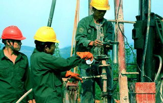 魯南地質工程勘察院棗莊市莊里水庫野外施工掠影